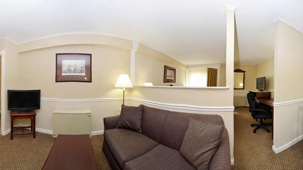 Comfort Inn & Suites Plattsburgh - Morrisonville Buitenkant foto